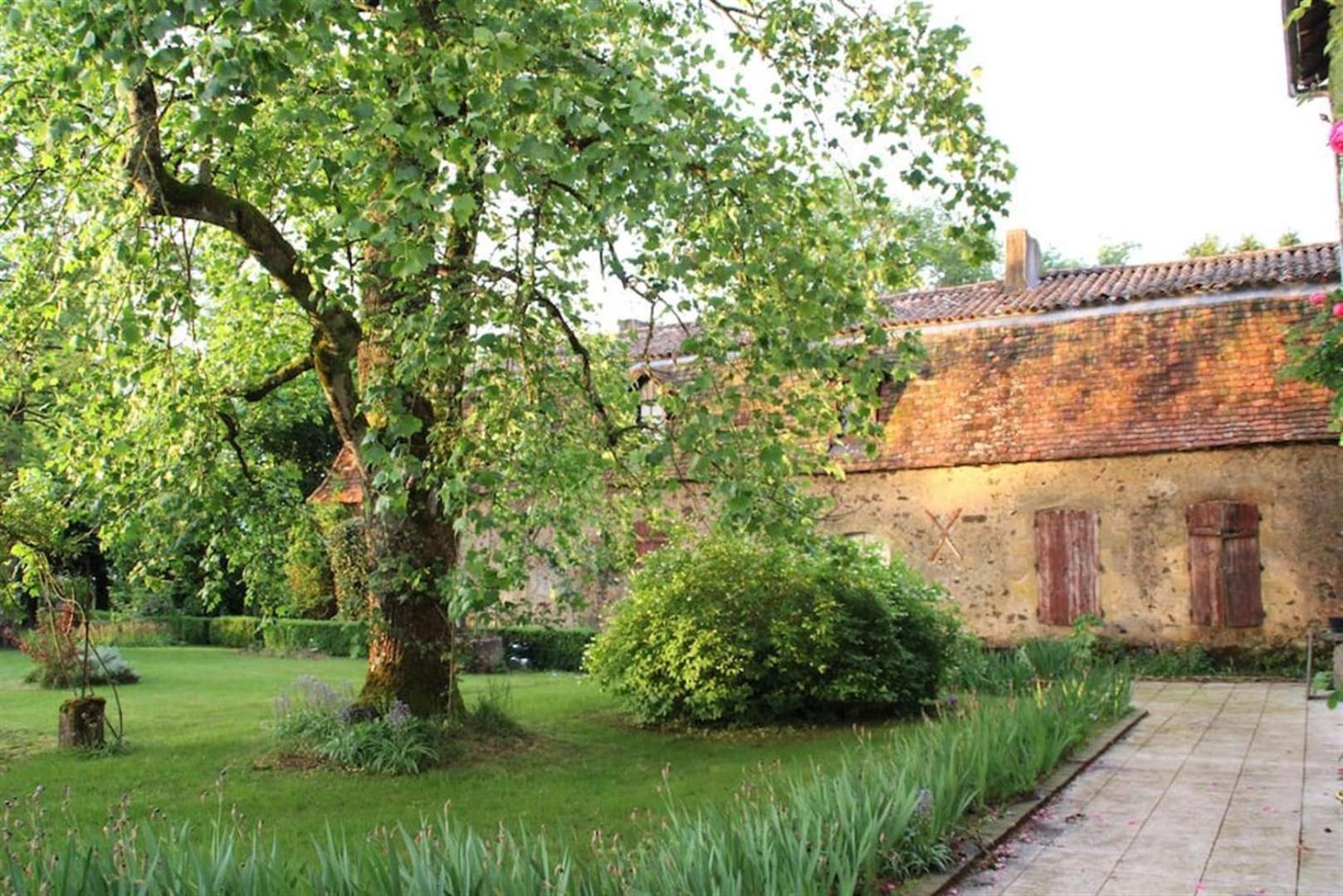 Le Clos Du Gue Pressac Ruang foto