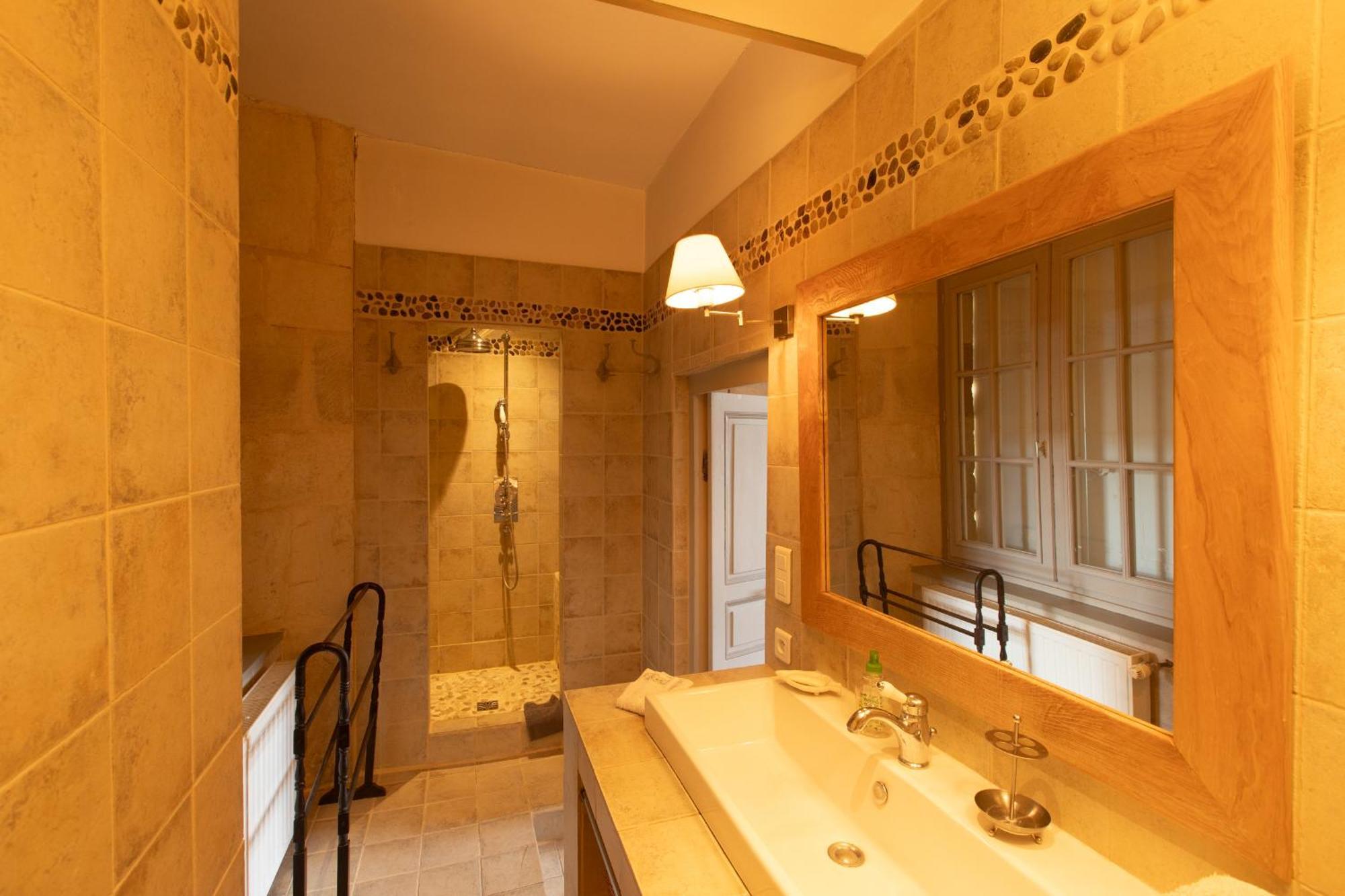 Le Clos Du Gue Pressac Bagian luar foto