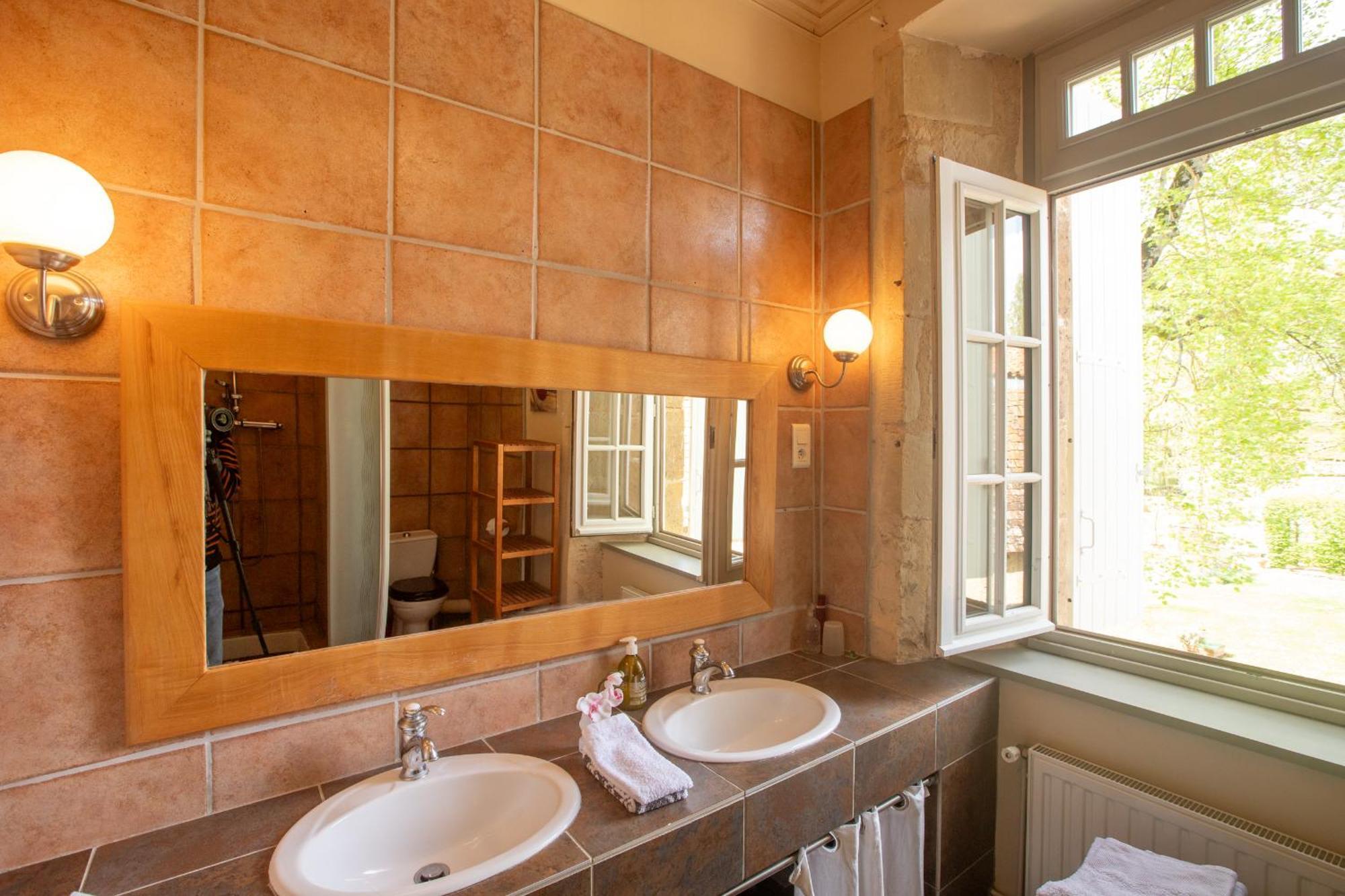 Le Clos Du Gue Pressac Bagian luar foto